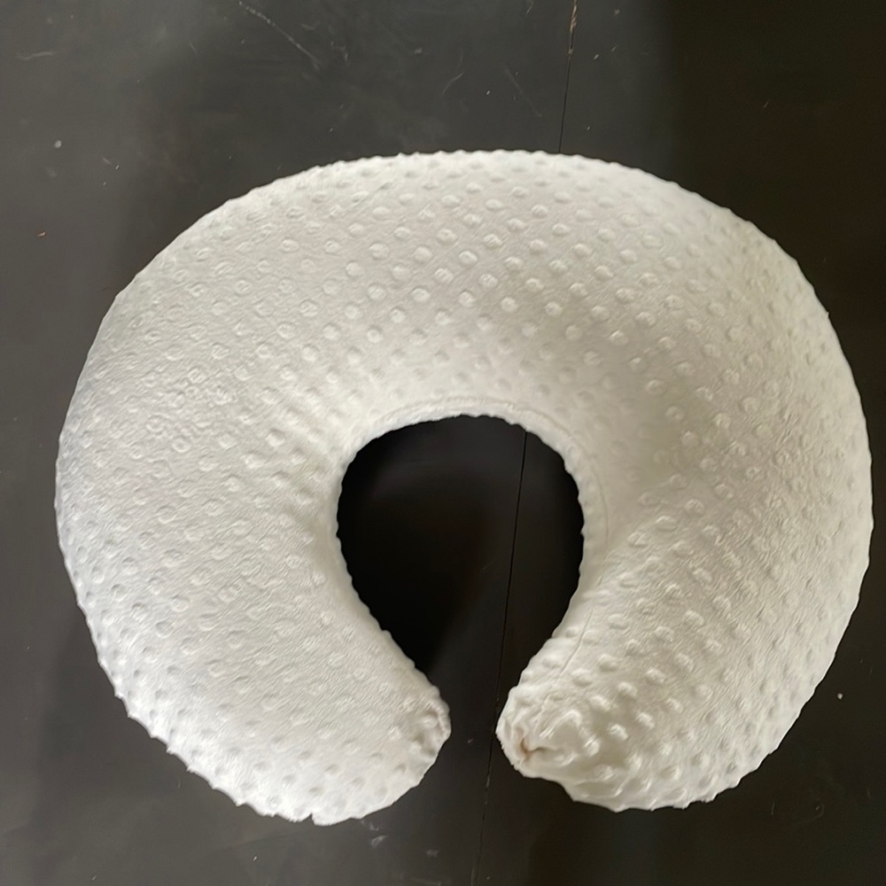 Boppy nursing pillow with extra soft pillow case